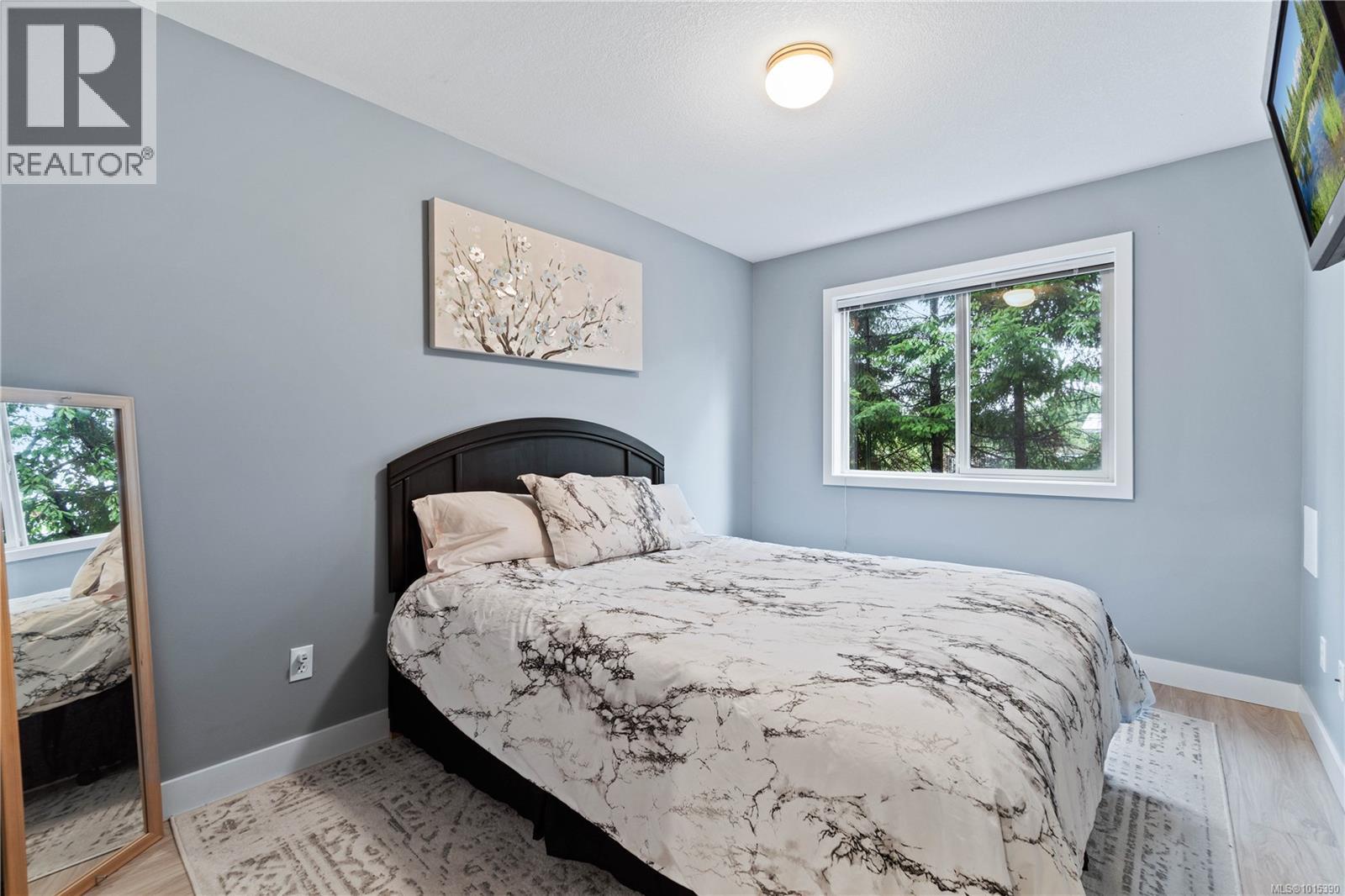 108 335 Hirst Ave W, Parksville