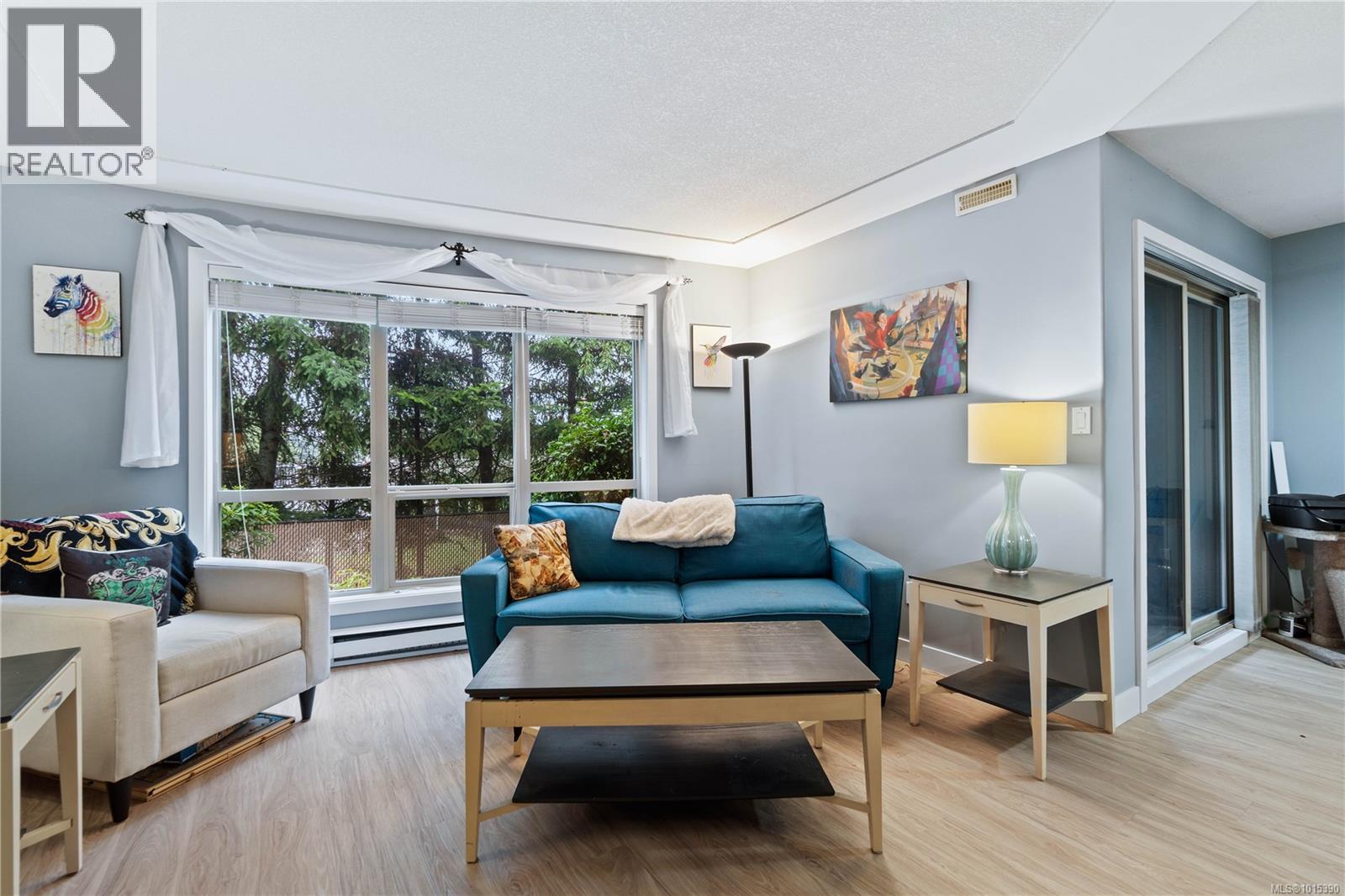 108 335 Hirst Ave W, Parksville