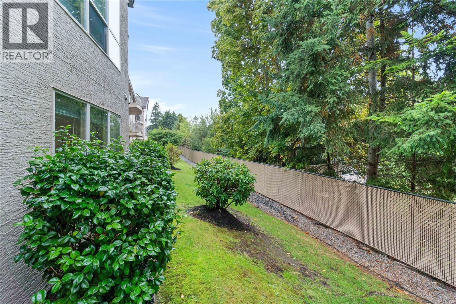 108 335 Hirst Ave W, Parksville