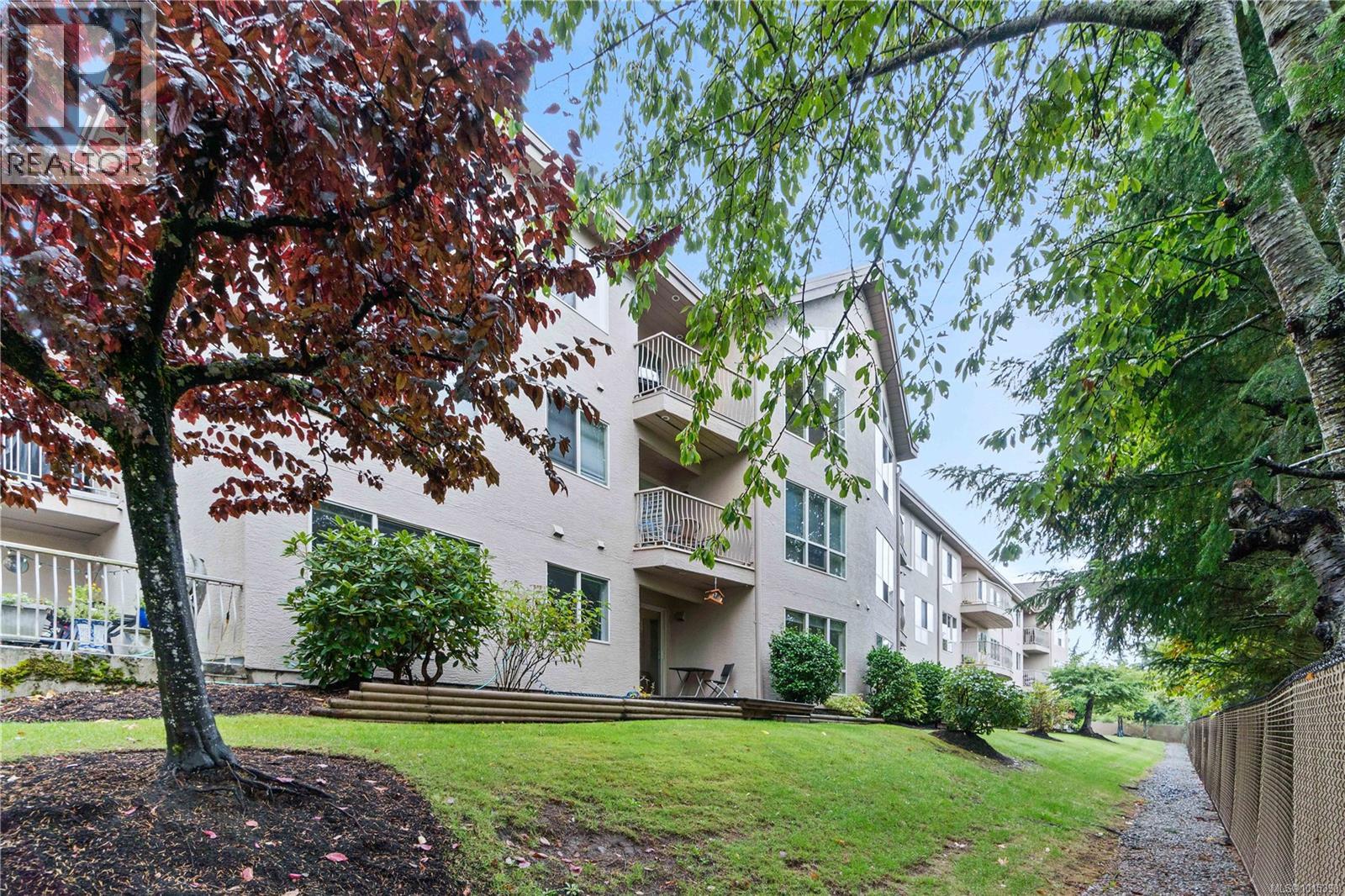 108 335 Hirst Ave W, Parksville