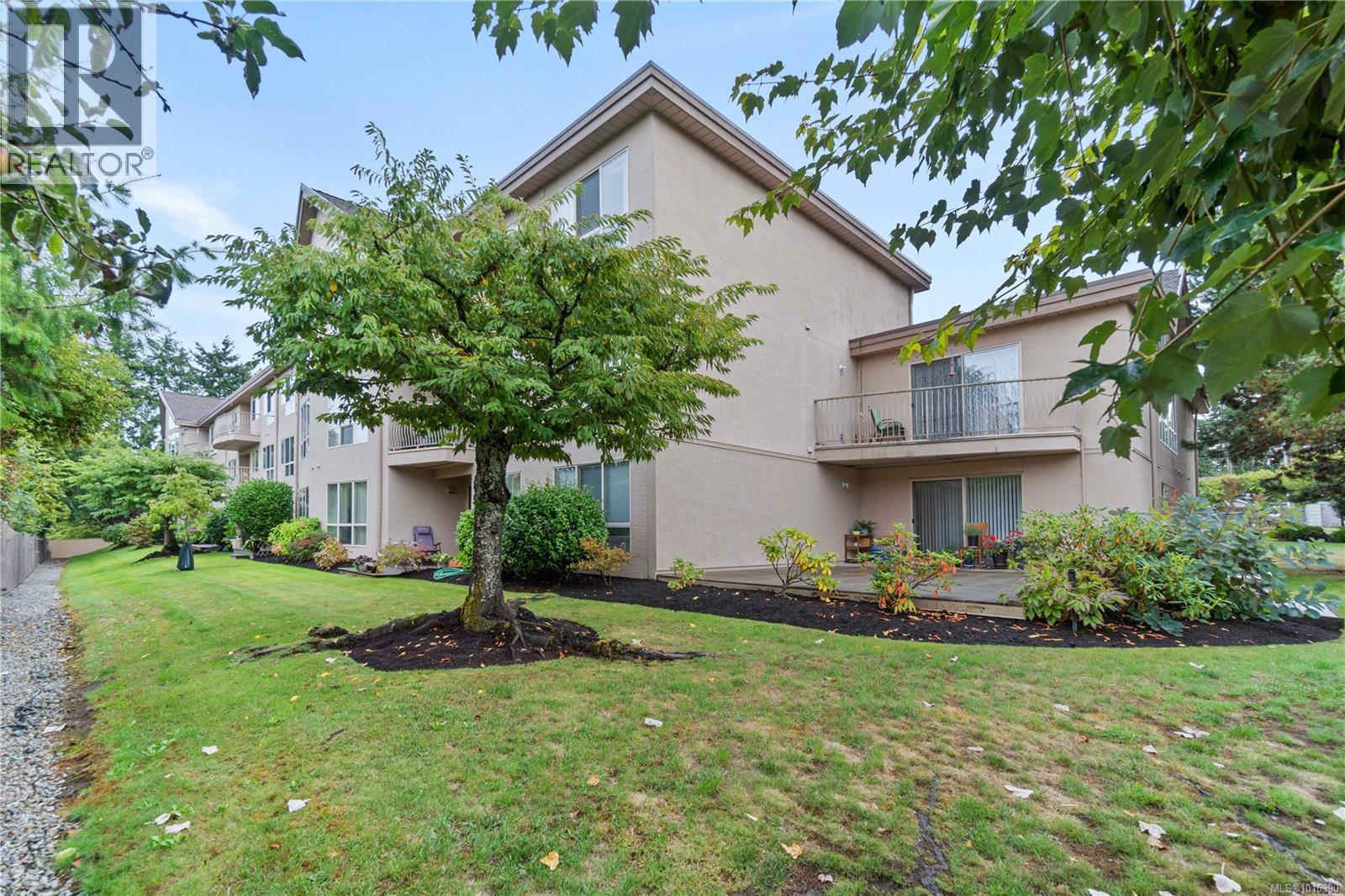 108 335 Hirst Ave W, Parksville