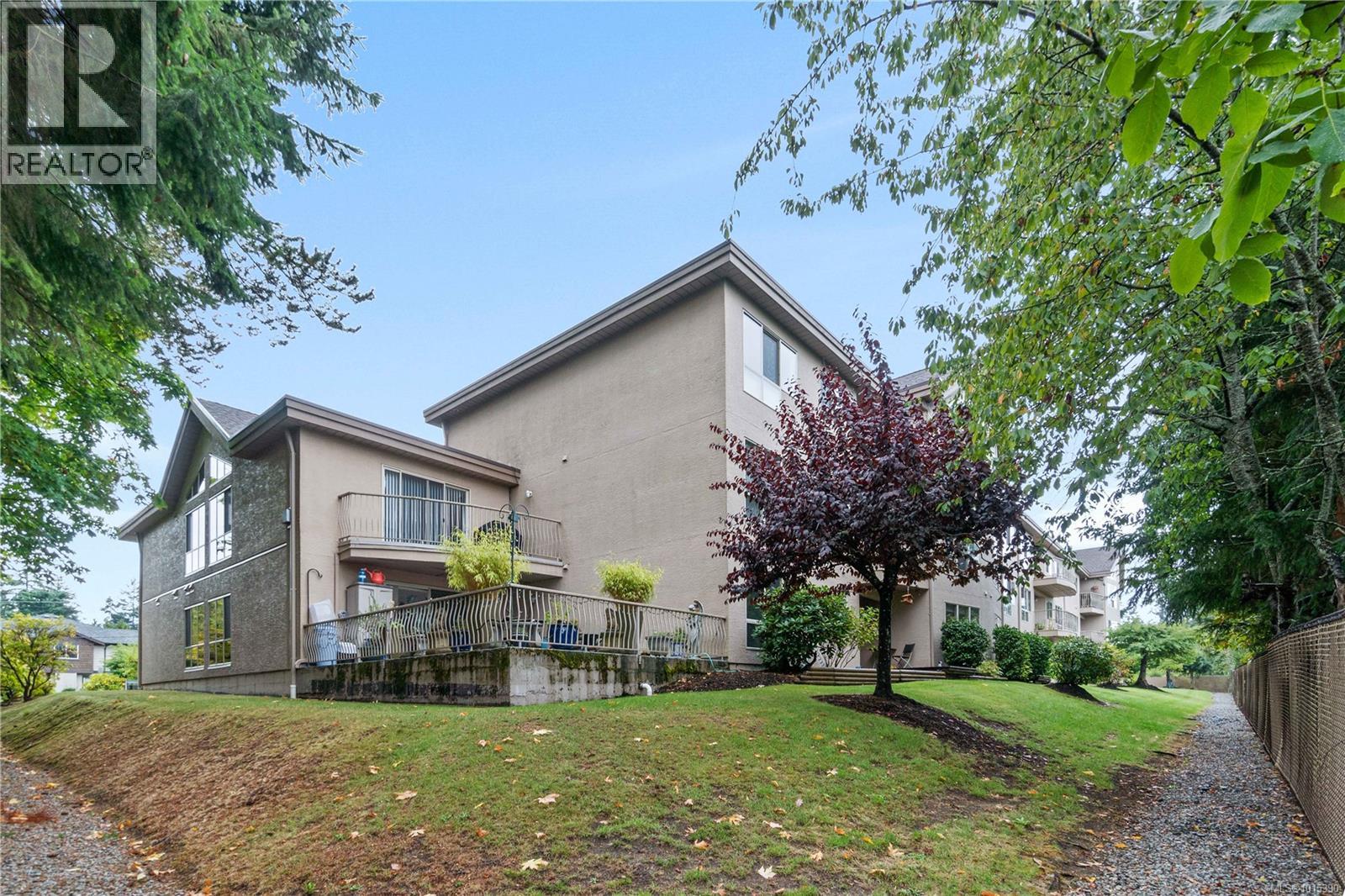 108 335 Hirst Ave W, Parksville