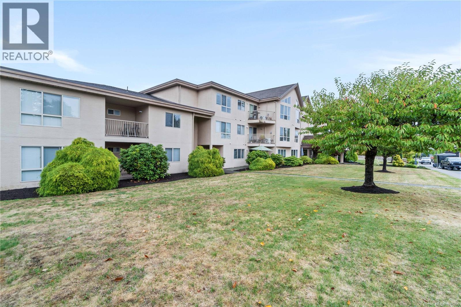 108 335 Hirst Ave W, Parksville