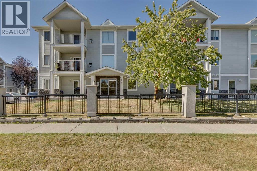 301, 7301 Valleyview Park SE, Calgary, Alberta