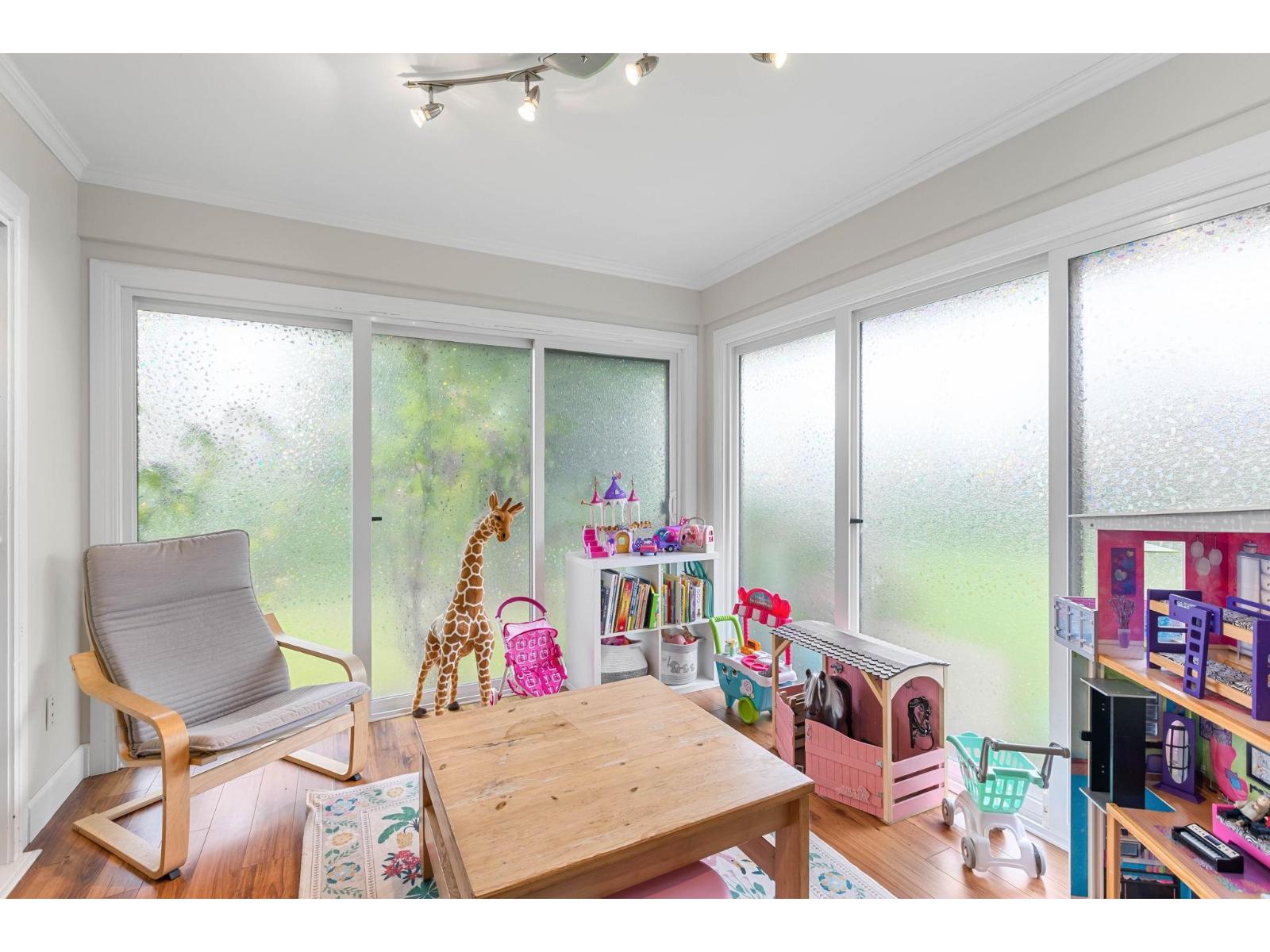 14015 MARINE DRIVE, White Rock