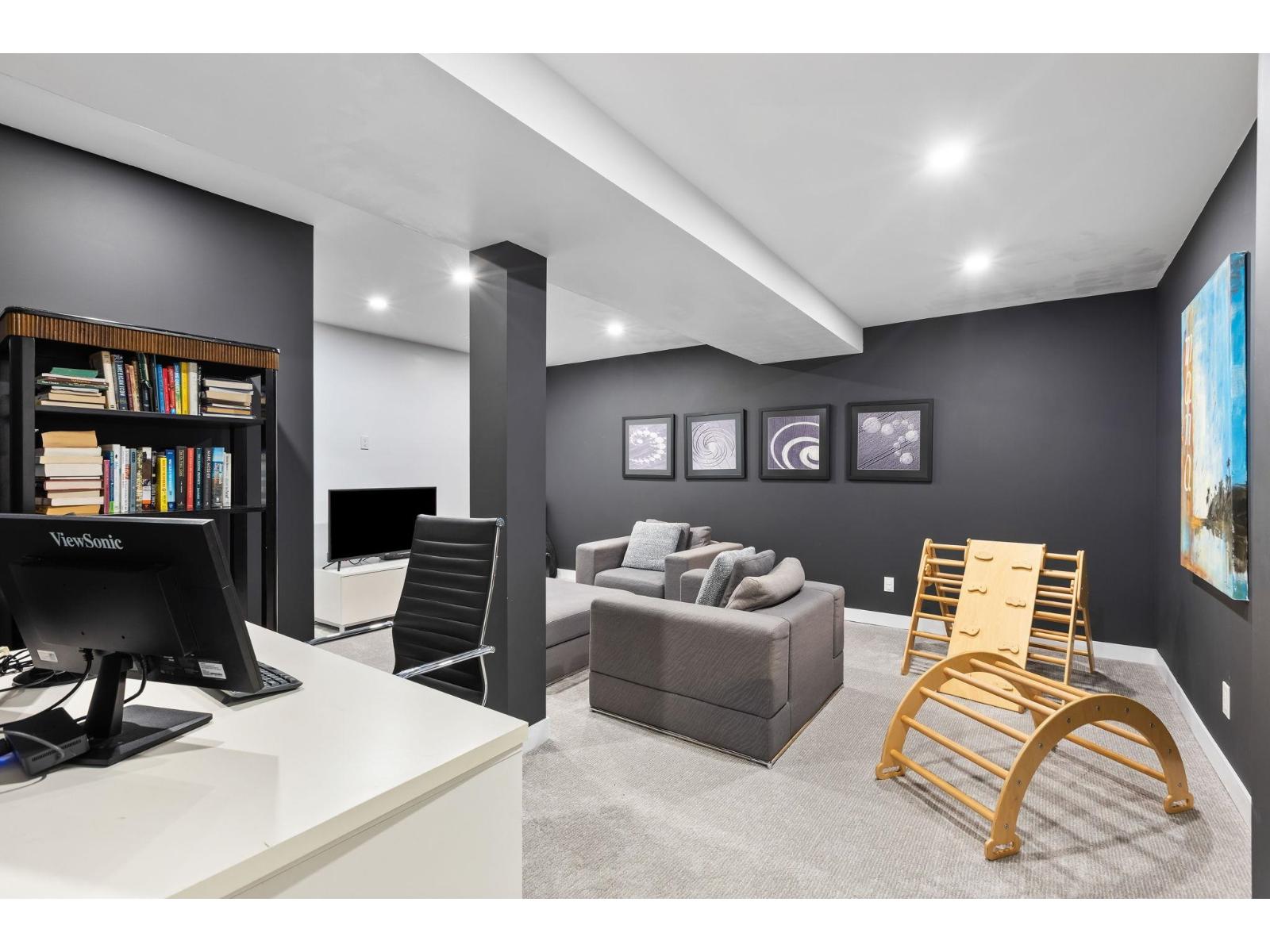 14015 MARINE DRIVE, White Rock