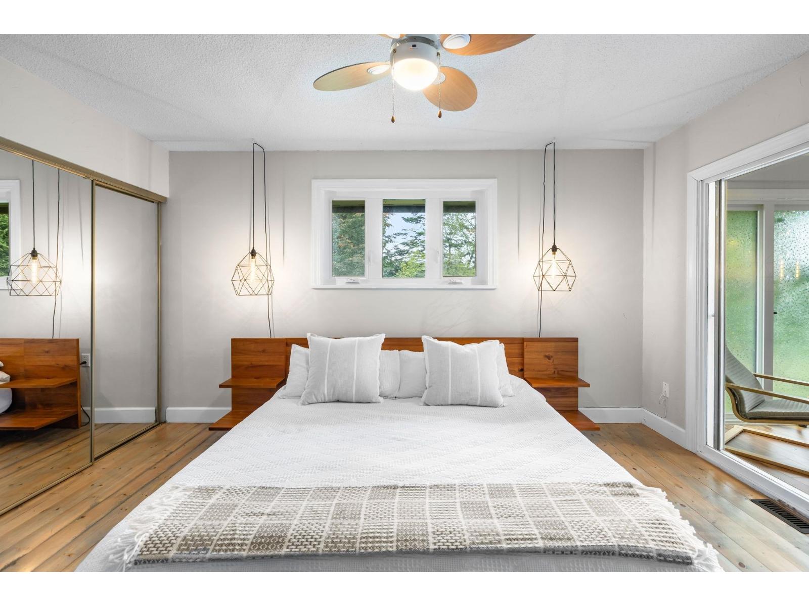 14015 MARINE DRIVE, White Rock