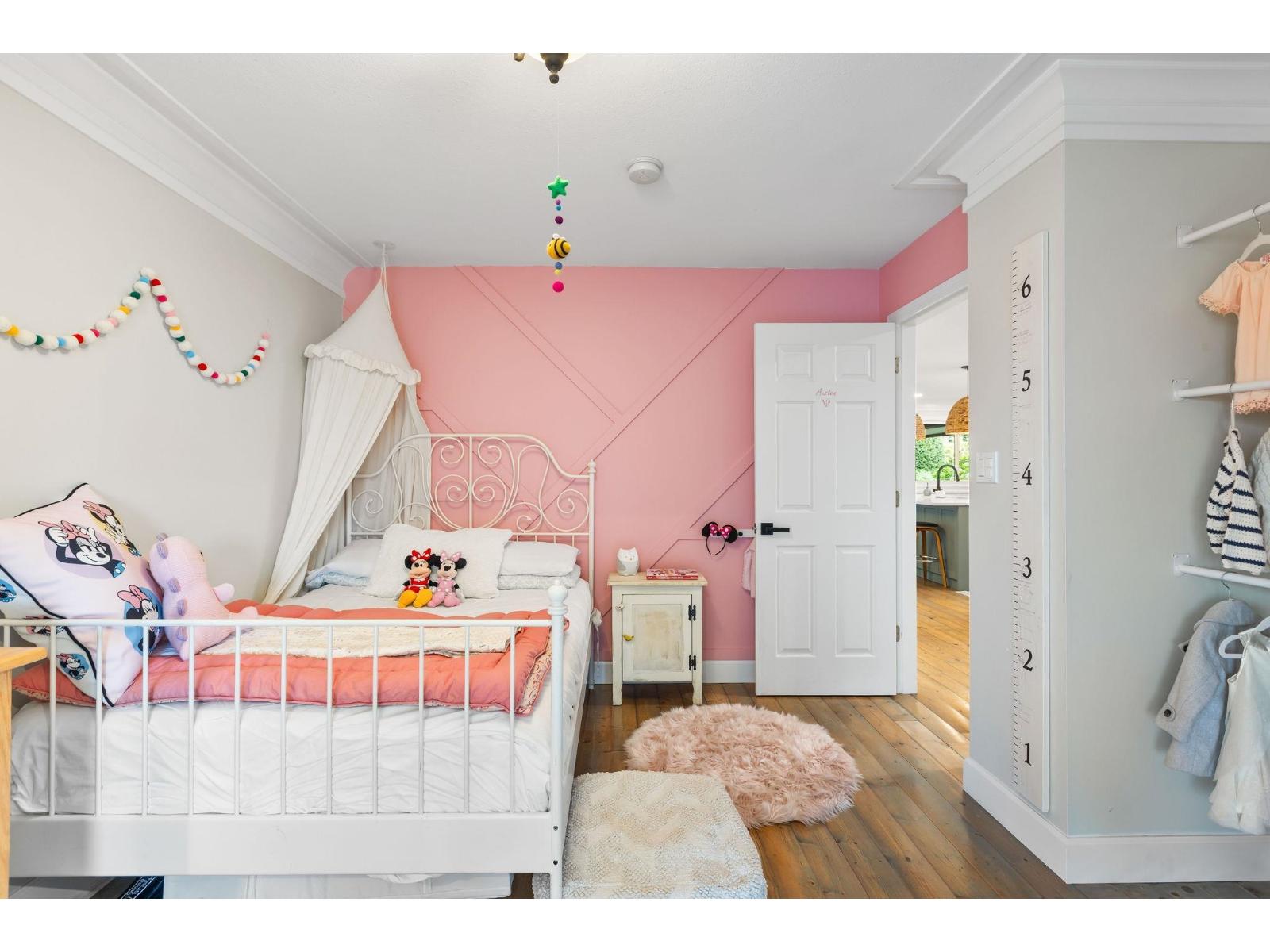 14015 MARINE DRIVE, White Rock