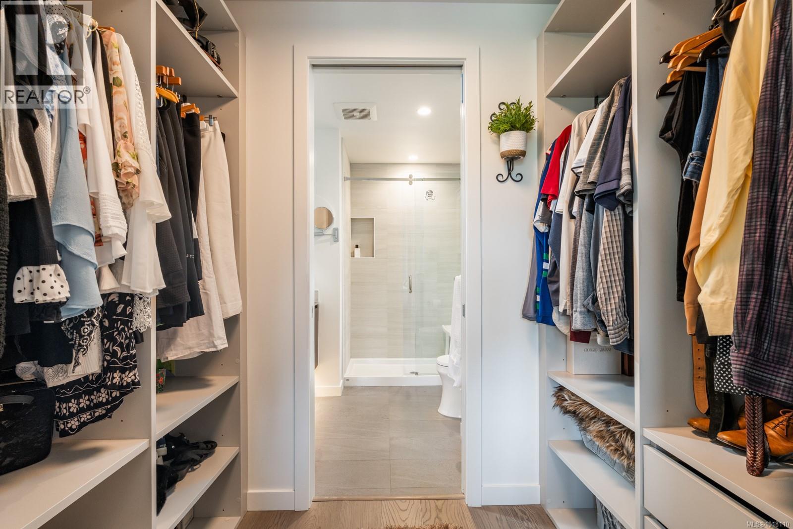 815 2000 Hannington Road, Langford