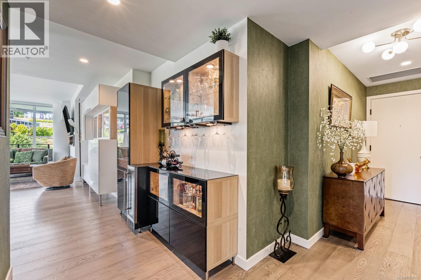 815 2000 Hannington Road, Langford