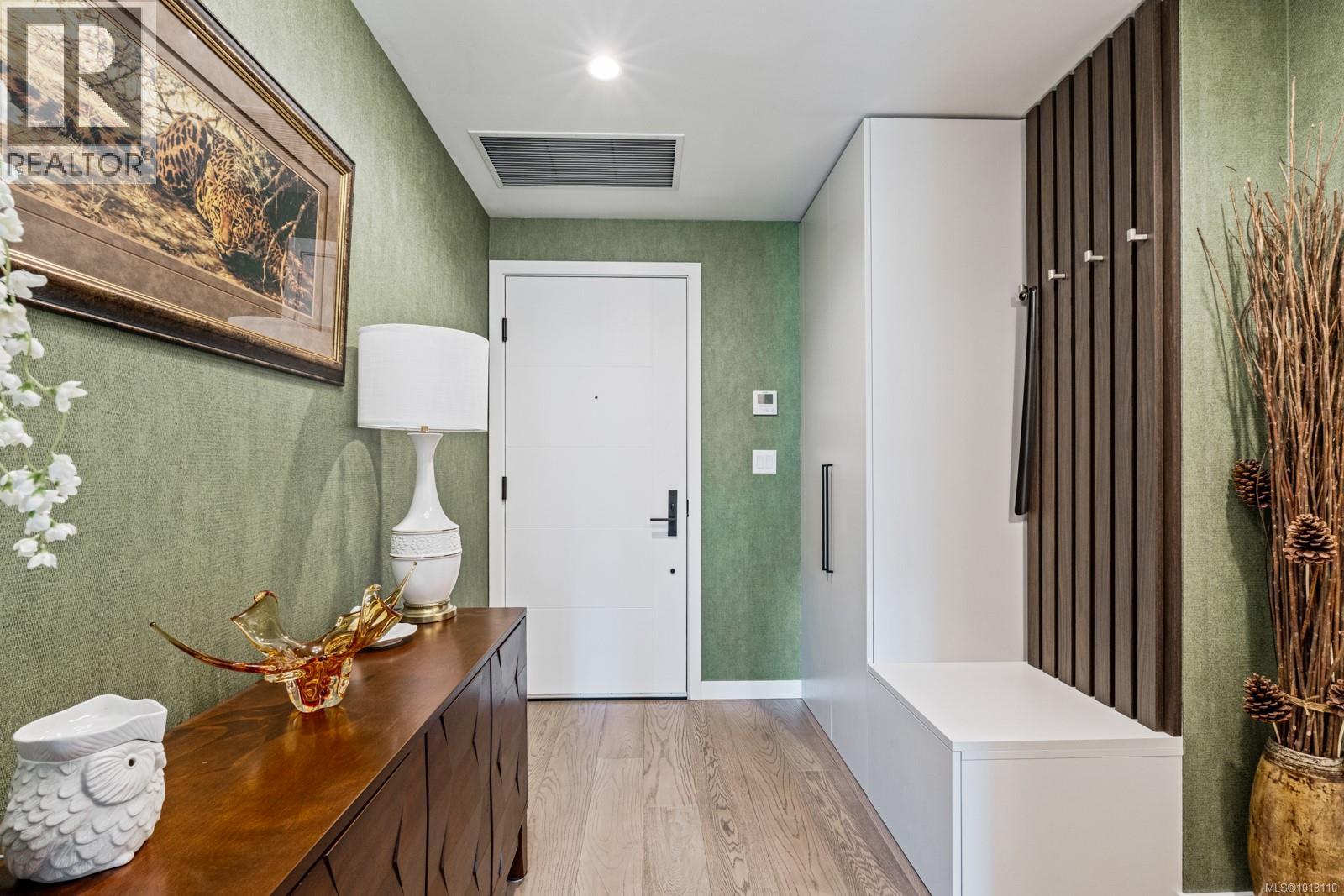 815 2000 Hannington Road, Langford