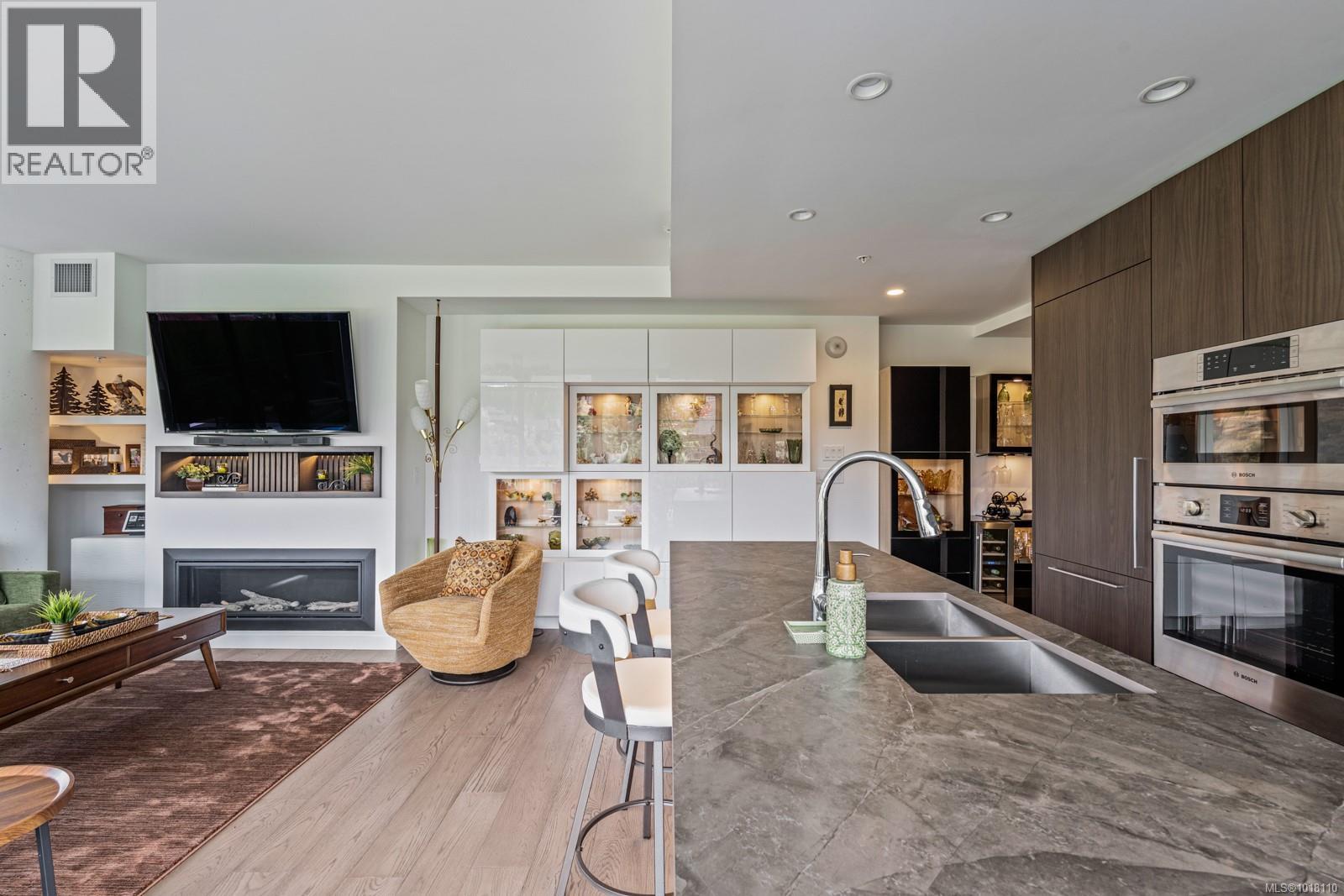 815 2000 Hannington Road, Langford