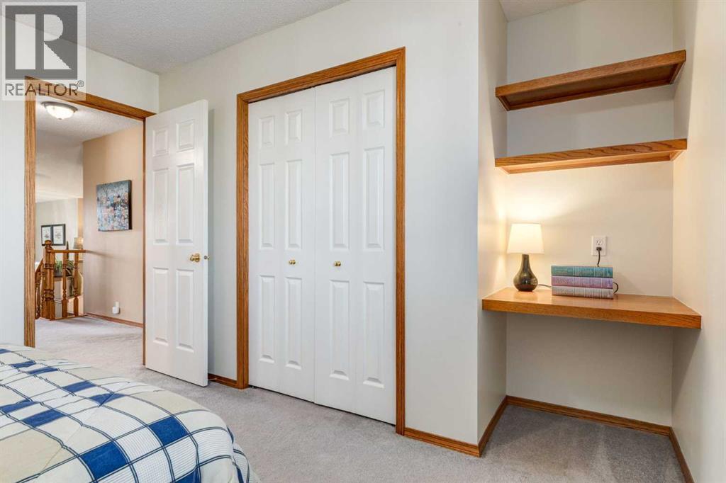 Single Family House for Sale in  Somerset Circle SW Somerset Calgary 