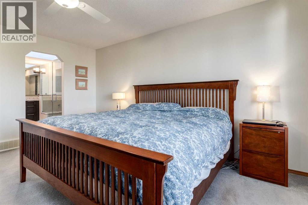 Single Family House for Sale in  Somerset Circle SW Somerset Calgary 