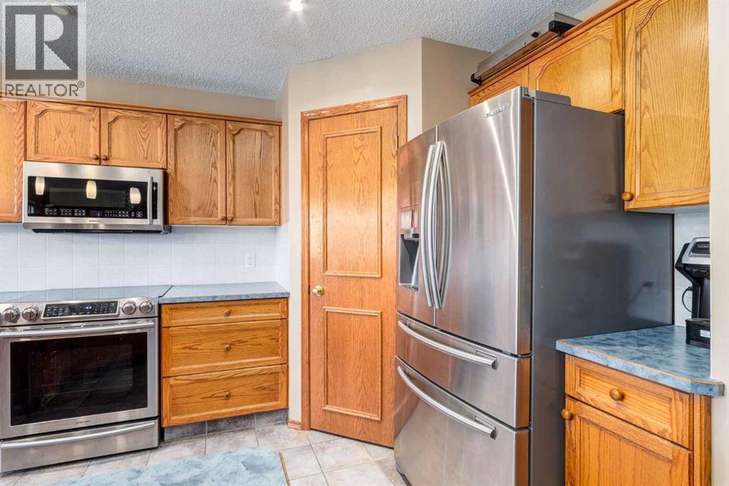 Single Family House for Sale in  Somerset Circle SW Somerset Calgary 