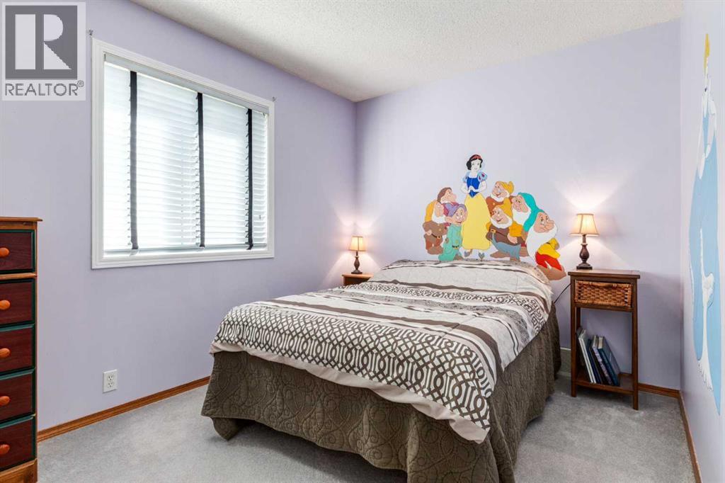 Single Family House for Sale in  Somerset Circle SW Somerset Calgary 