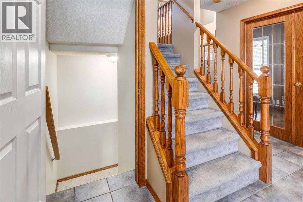 Single Family House for Sale in  Somerset Circle SW Somerset Calgary 