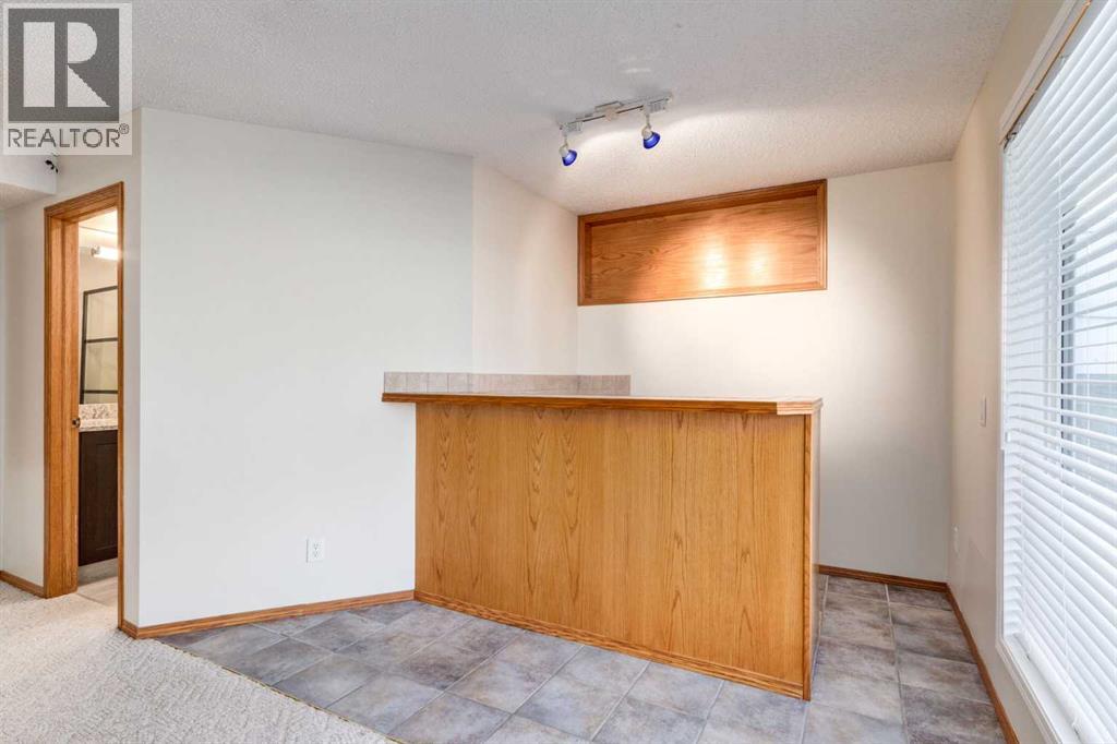 Single Family House for Sale in  Somerset Circle SW Somerset Calgary 