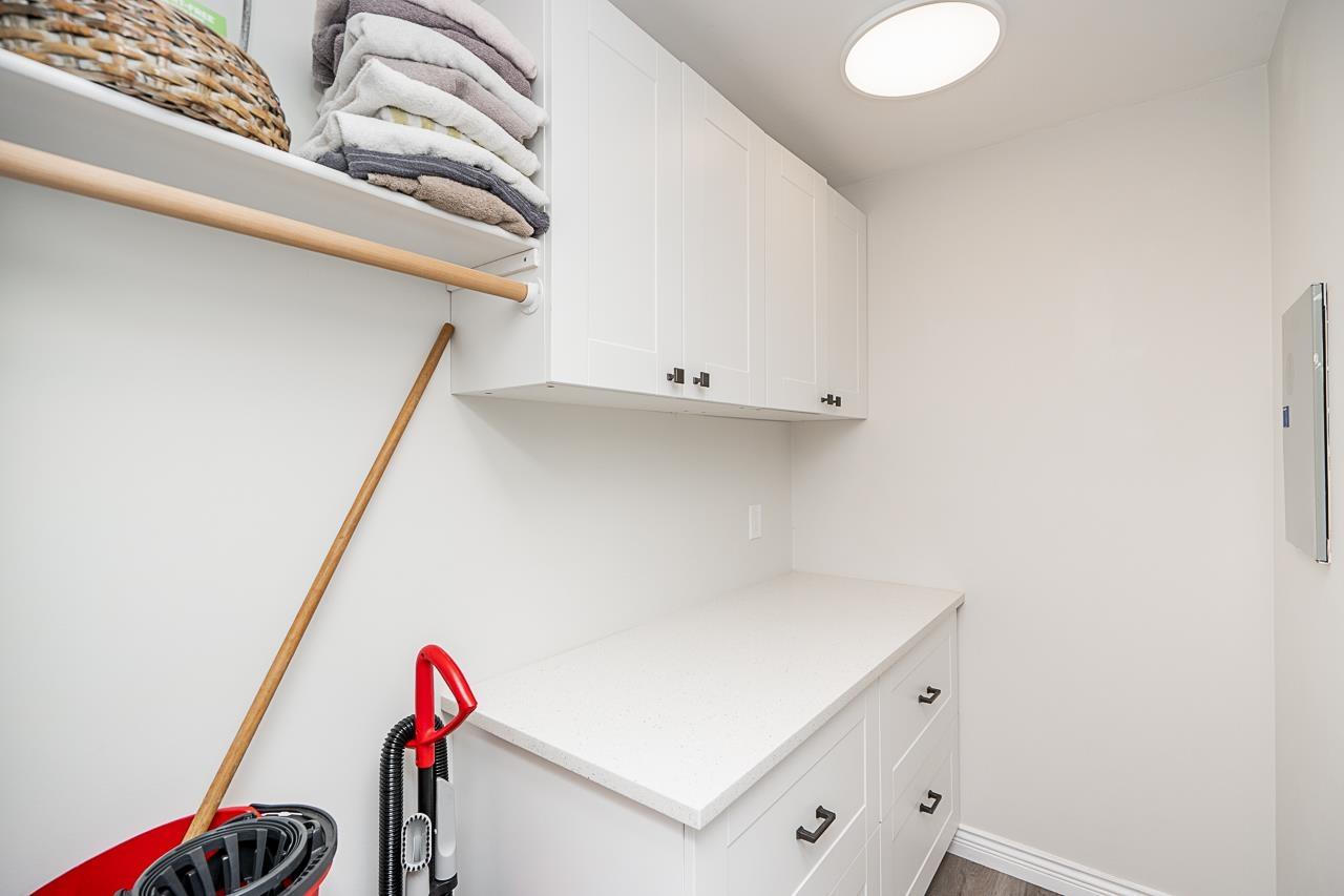 212 15991 THRIFT AVENUE, White Rock