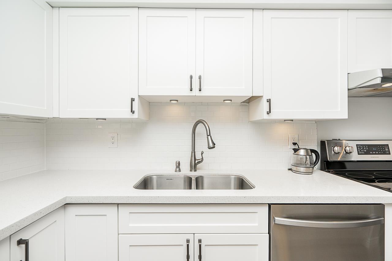 212 15991 THRIFT AVENUE, White Rock