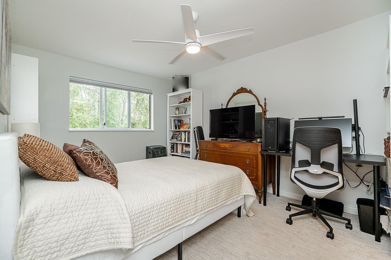 212 15991 THRIFT AVENUE, White Rock