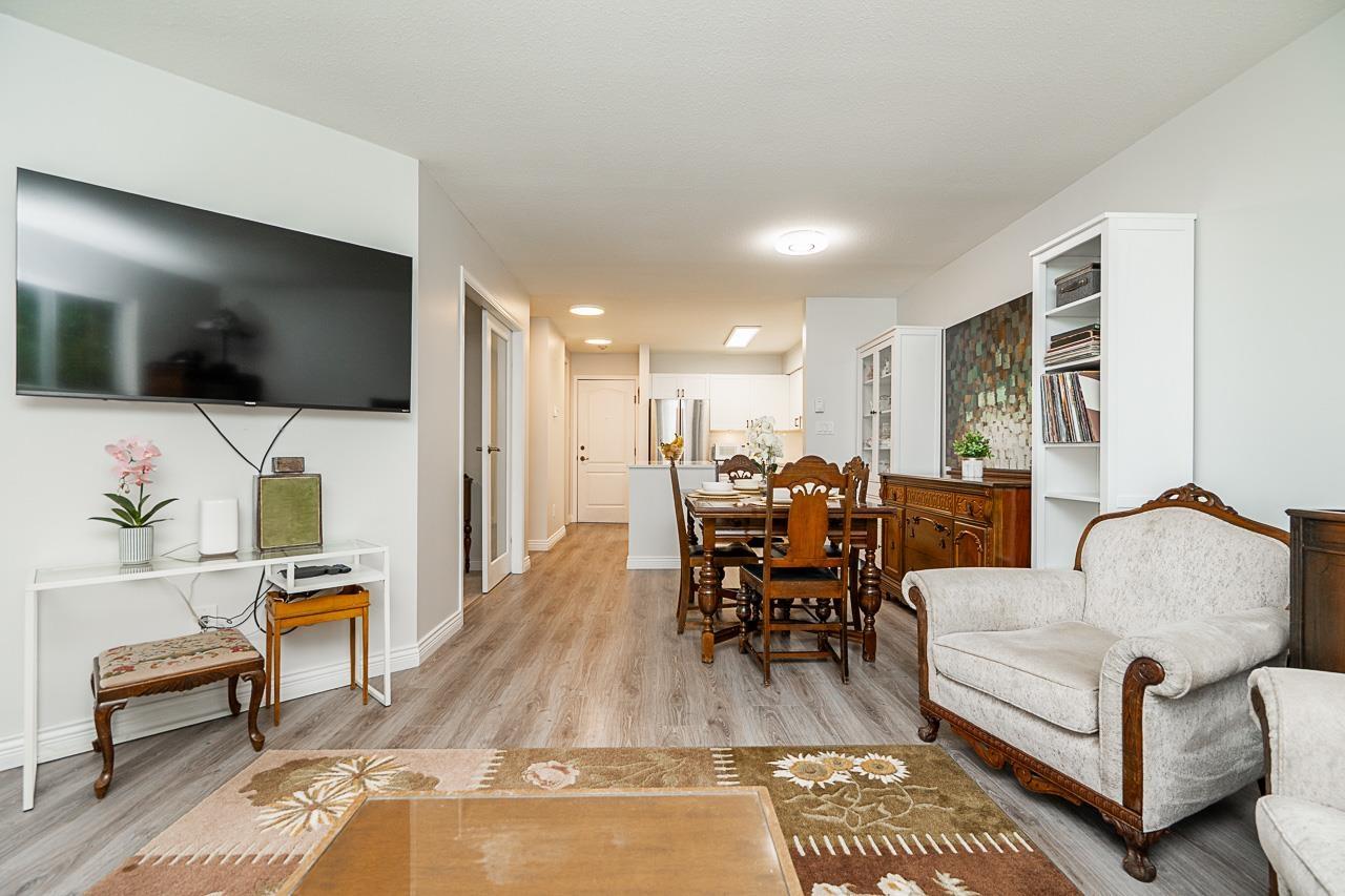 212 15991 THRIFT AVENUE, White Rock