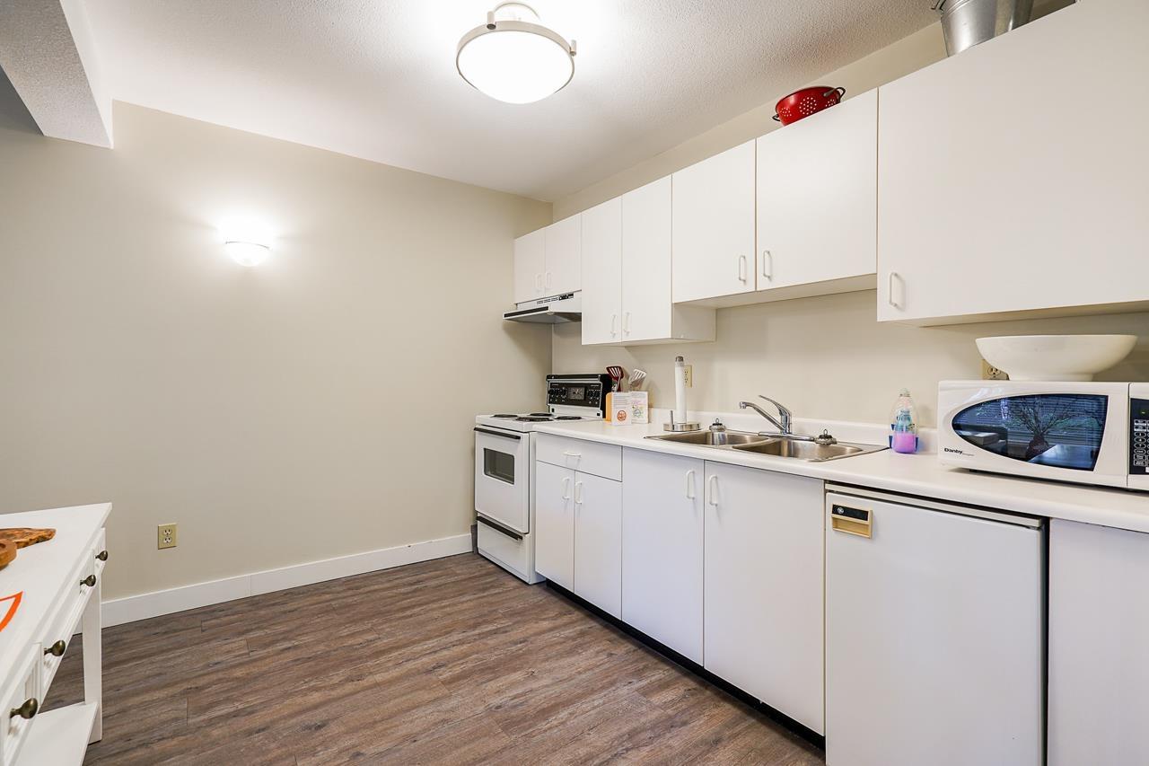 212 15991 THRIFT AVENUE, White Rock