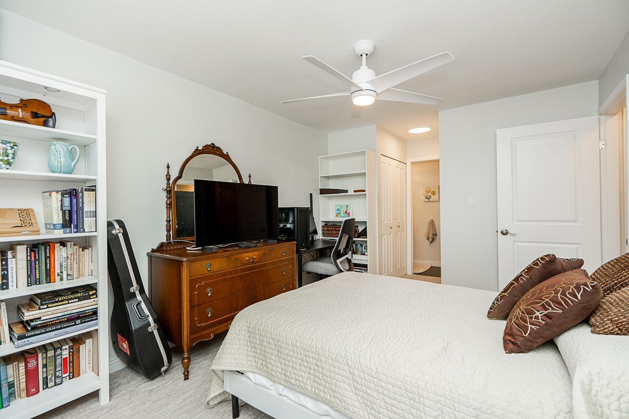 212 15991 THRIFT AVENUE, White Rock