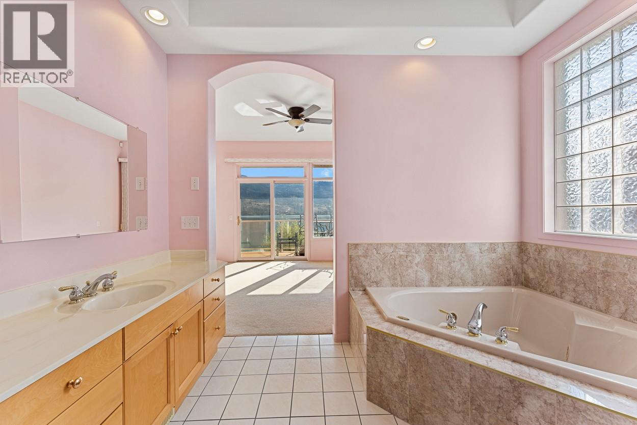 3 17211 Thomson Road, Lake Country