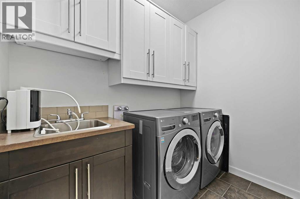 Single Family House for Sale in  Springbluff Boulevard SW Springbank Hill Calgary 