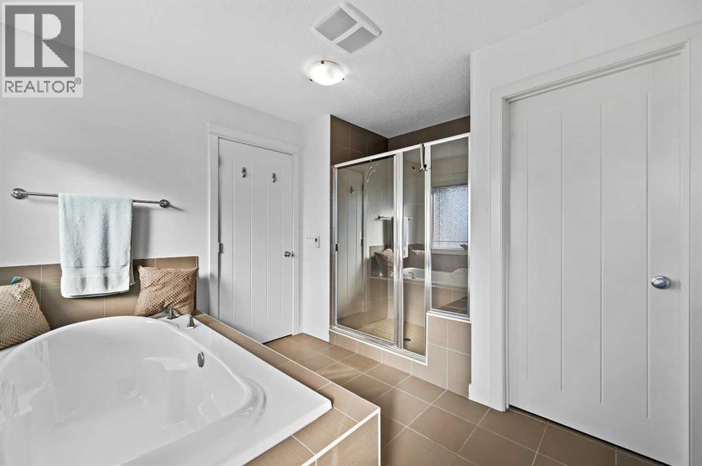 Single Family House for Sale in  Springbluff Boulevard SW Springbank Hill Calgary 