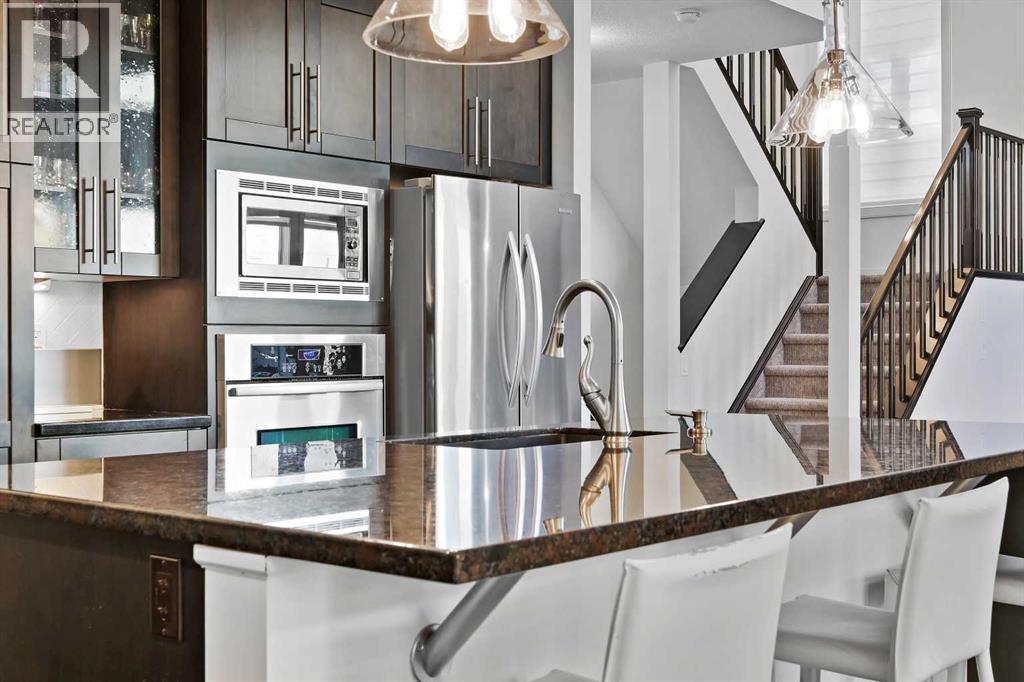 Single Family House for Sale in  Springbluff Boulevard SW Springbank Hill Calgary 