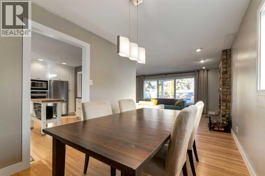 Single Family House 4 Level for Sale in  Lake Emerald Crescent SE Lake Bonavista Calgary 