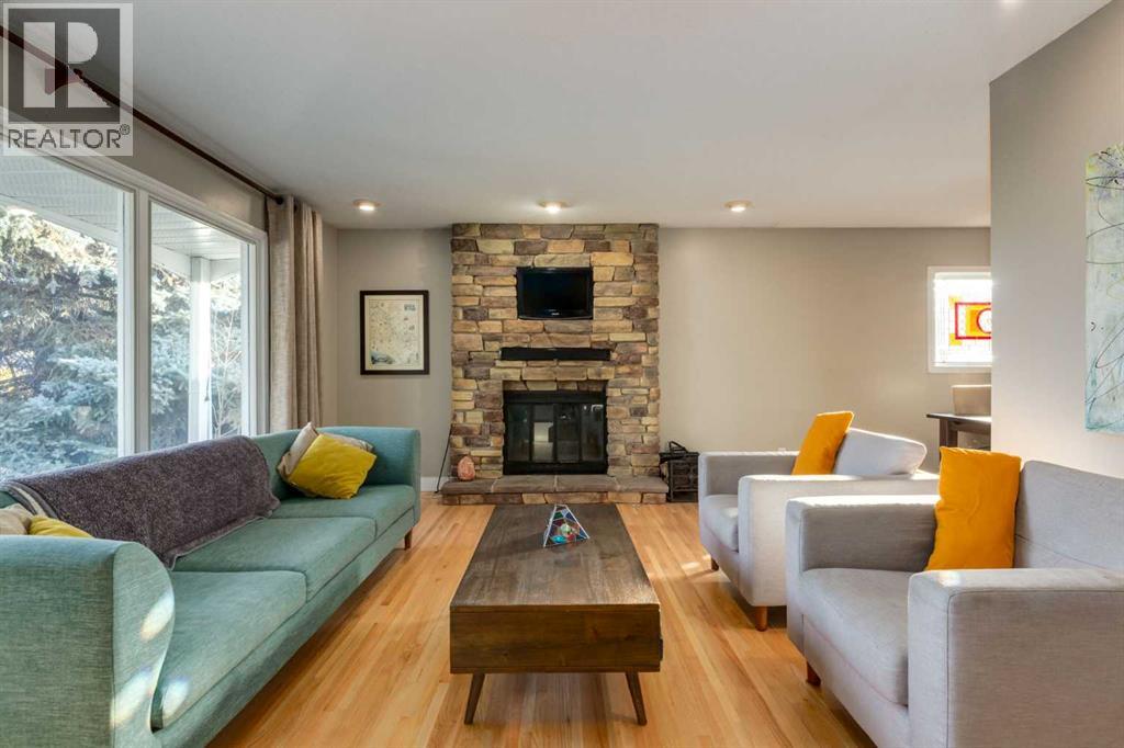 Single Family House 4 Level for Sale in  Lake Emerald Crescent SE Lake Bonavista Calgary 