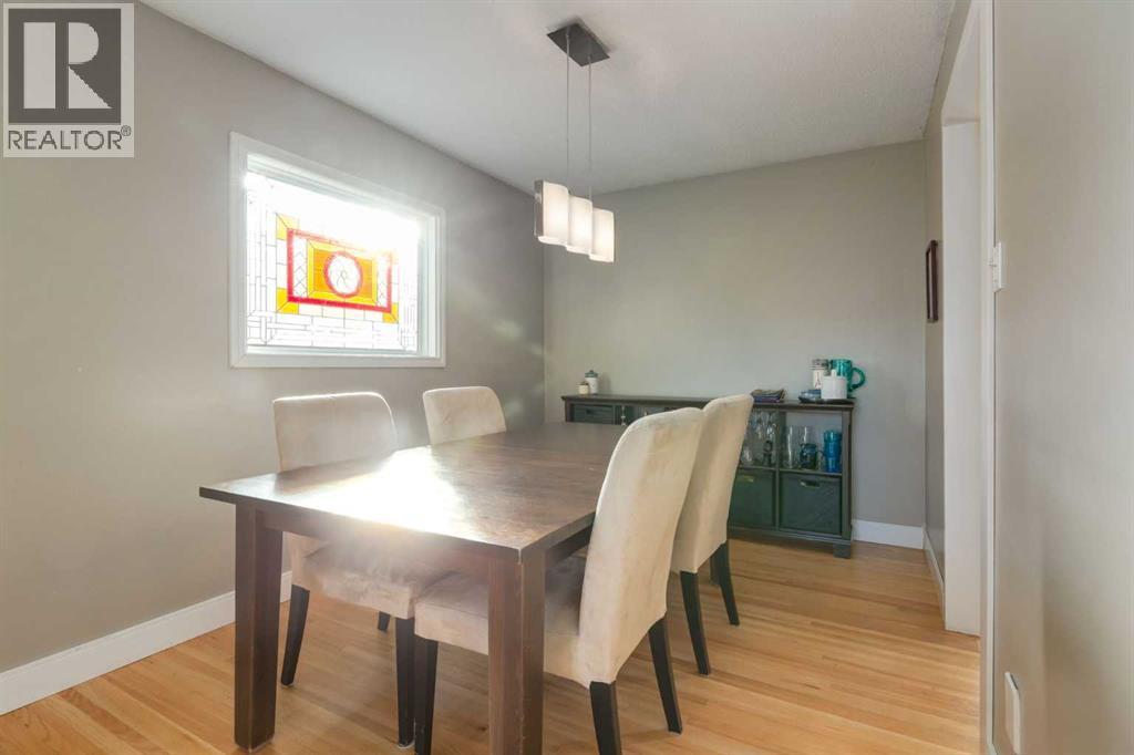 Single Family House 4 Level for Sale in  Lake Emerald Crescent SE Lake Bonavista Calgary 