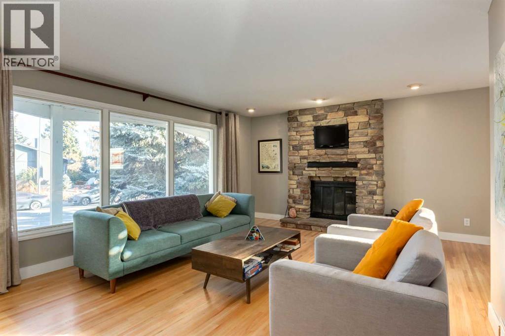 Single Family House 4 Level for Sale in  Lake Emerald Crescent SE Lake Bonavista Calgary 