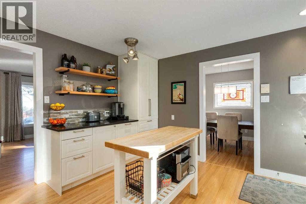 Single Family House 4 Level for Sale in  Lake Emerald Crescent SE Lake Bonavista Calgary 