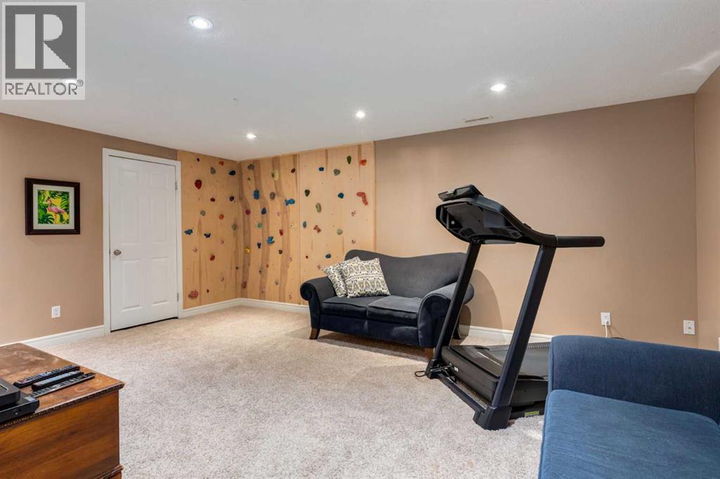 Single Family House 4 Level for Sale in  Lake Emerald Crescent SE Lake Bonavista Calgary 