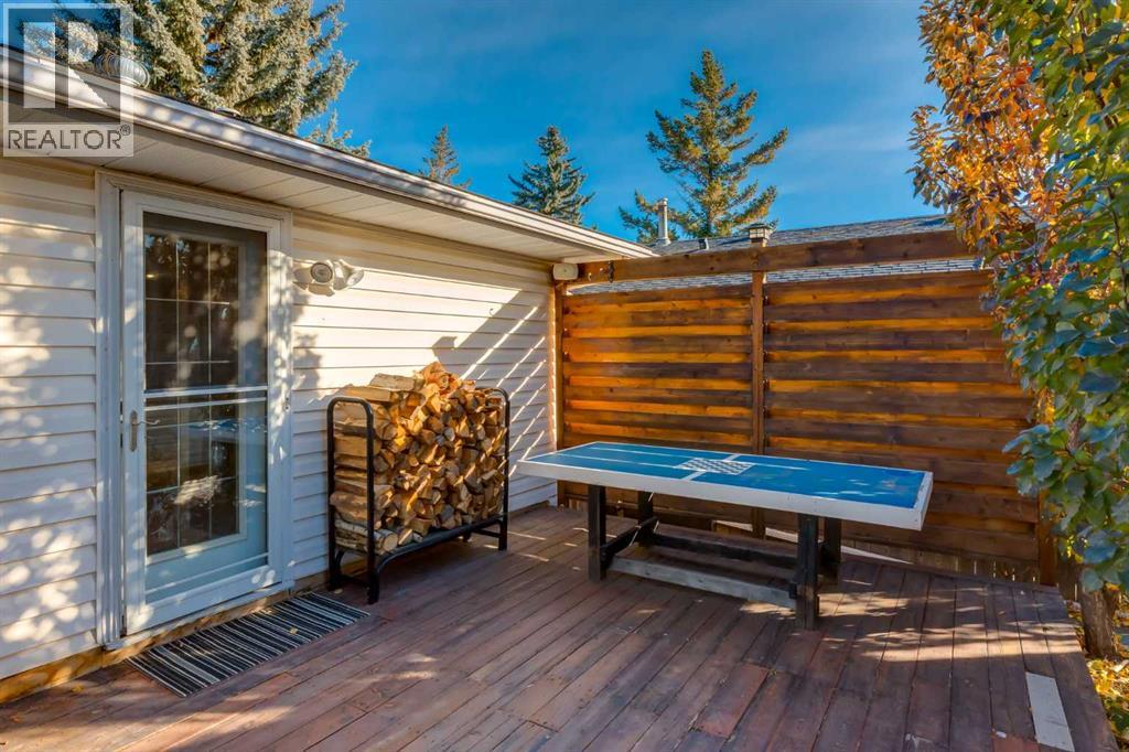 Single Family House 4 Level for Sale in  Lake Emerald Crescent SE Lake Bonavista Calgary 