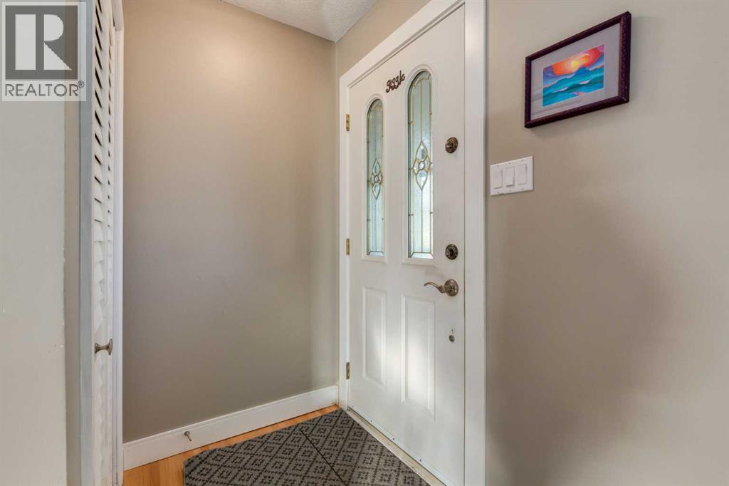 Single Family House 4 Level for Sale in  Lake Emerald Crescent SE Lake Bonavista Calgary 