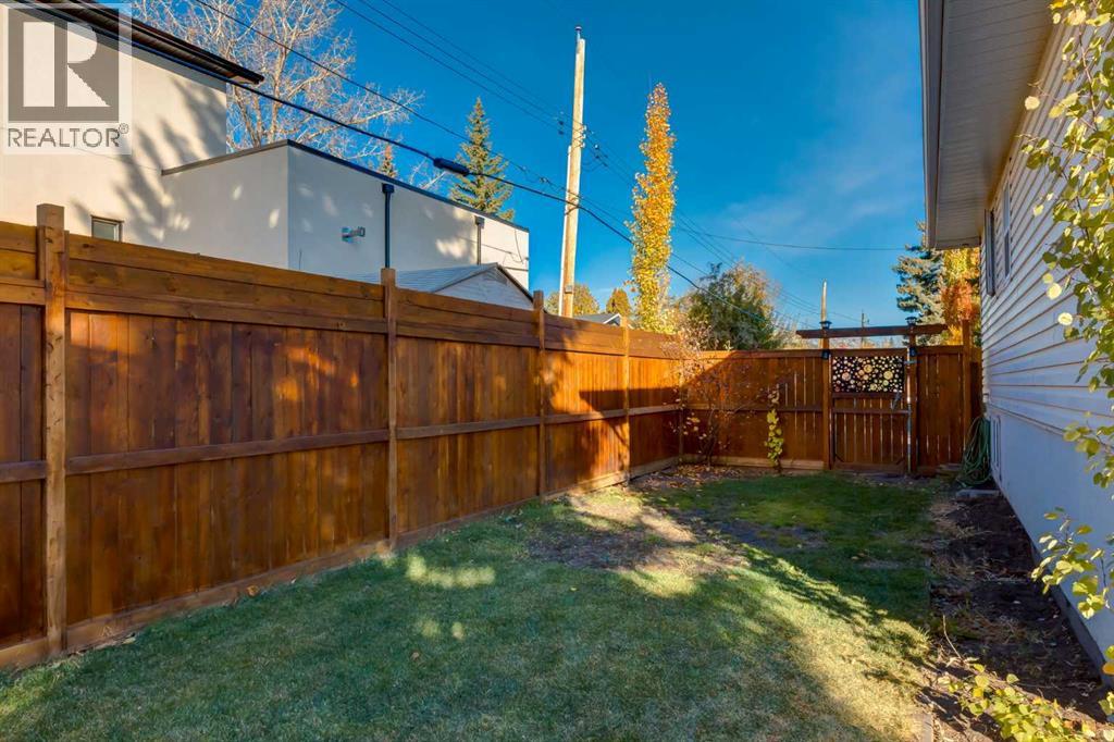 Single Family House 4 Level for Sale in  Lake Emerald Crescent SE Lake Bonavista Calgary 