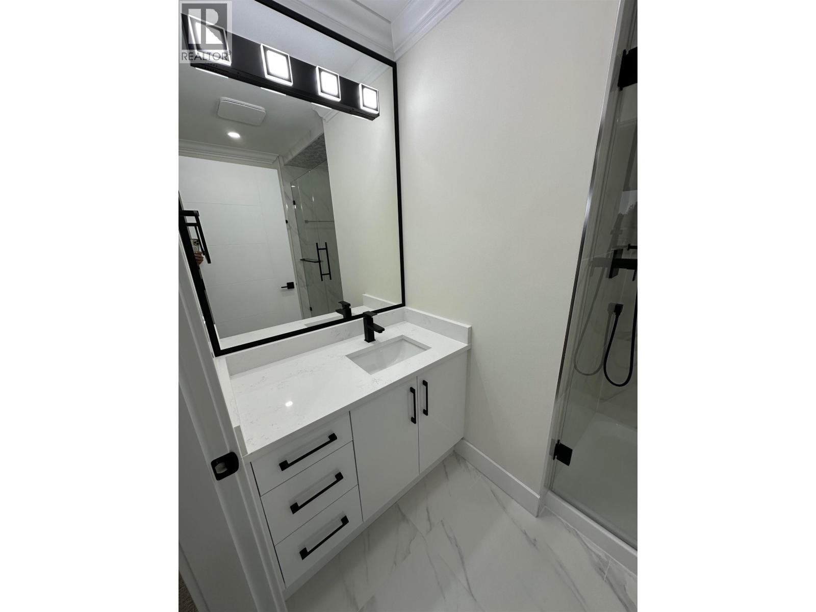 29 1115 ROMA AVENUE, New Westminster