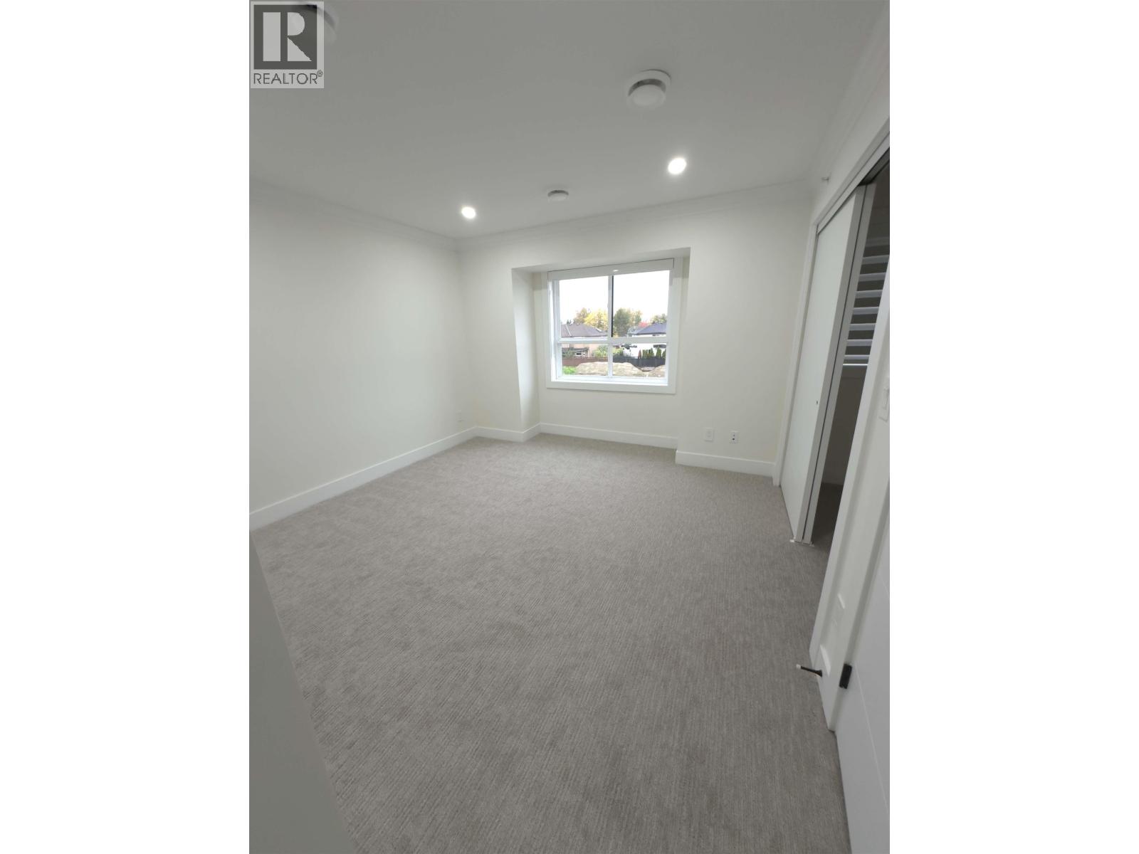 29 1115 ROMA AVENUE, New Westminster