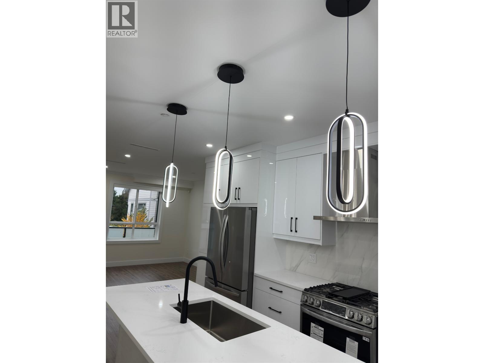 29 1115 ROMA AVENUE, New Westminster