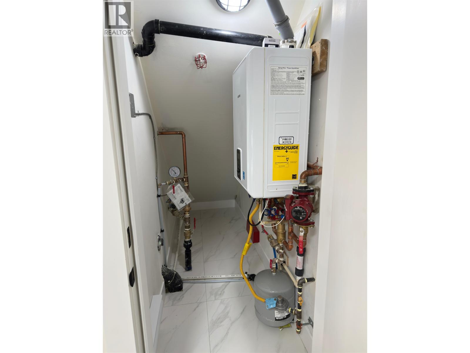 29 1115 ROMA AVENUE, New Westminster