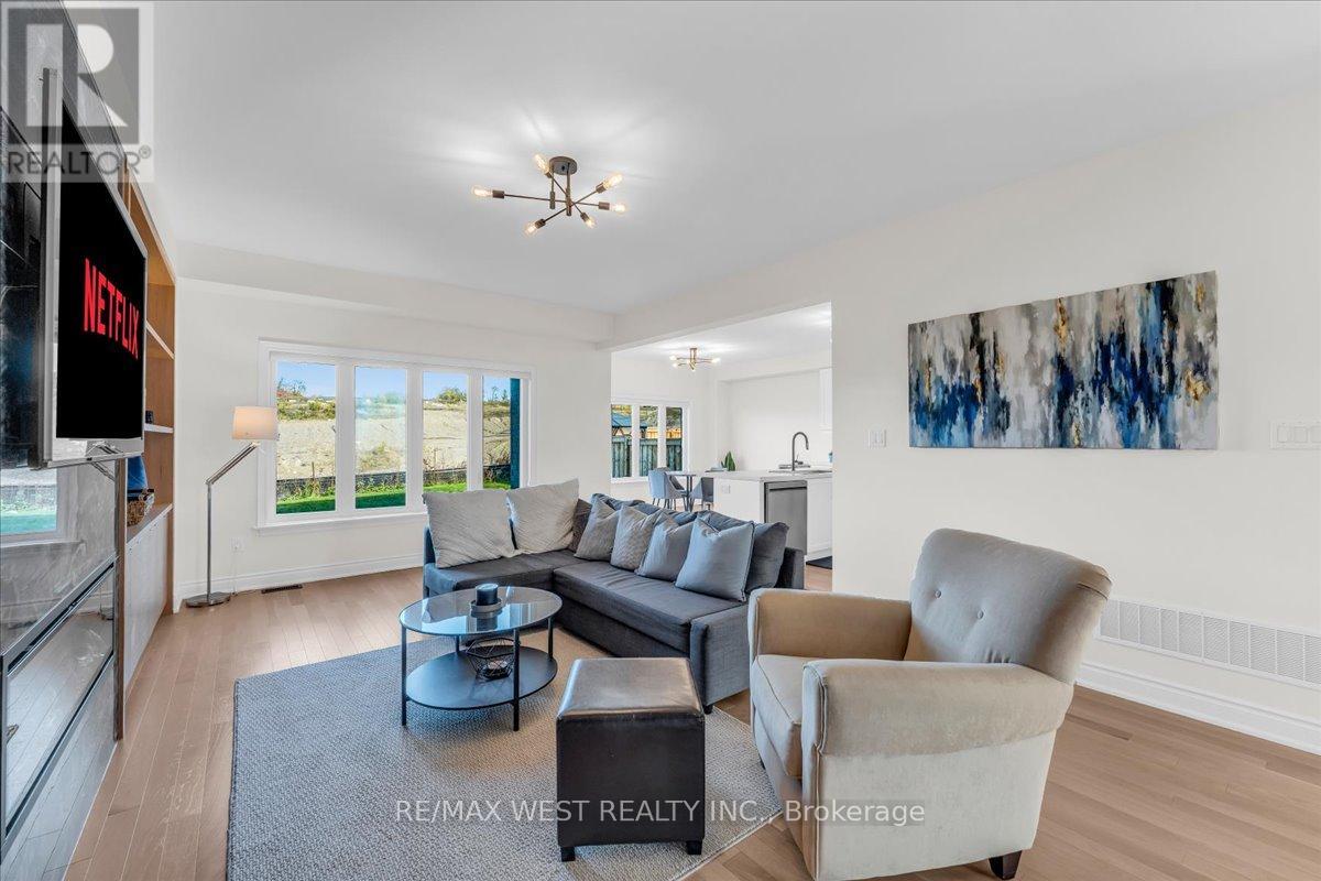 16 JANES CRESCENT - 13