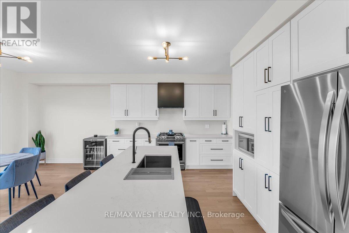 16 JANES CRESCENT - 15