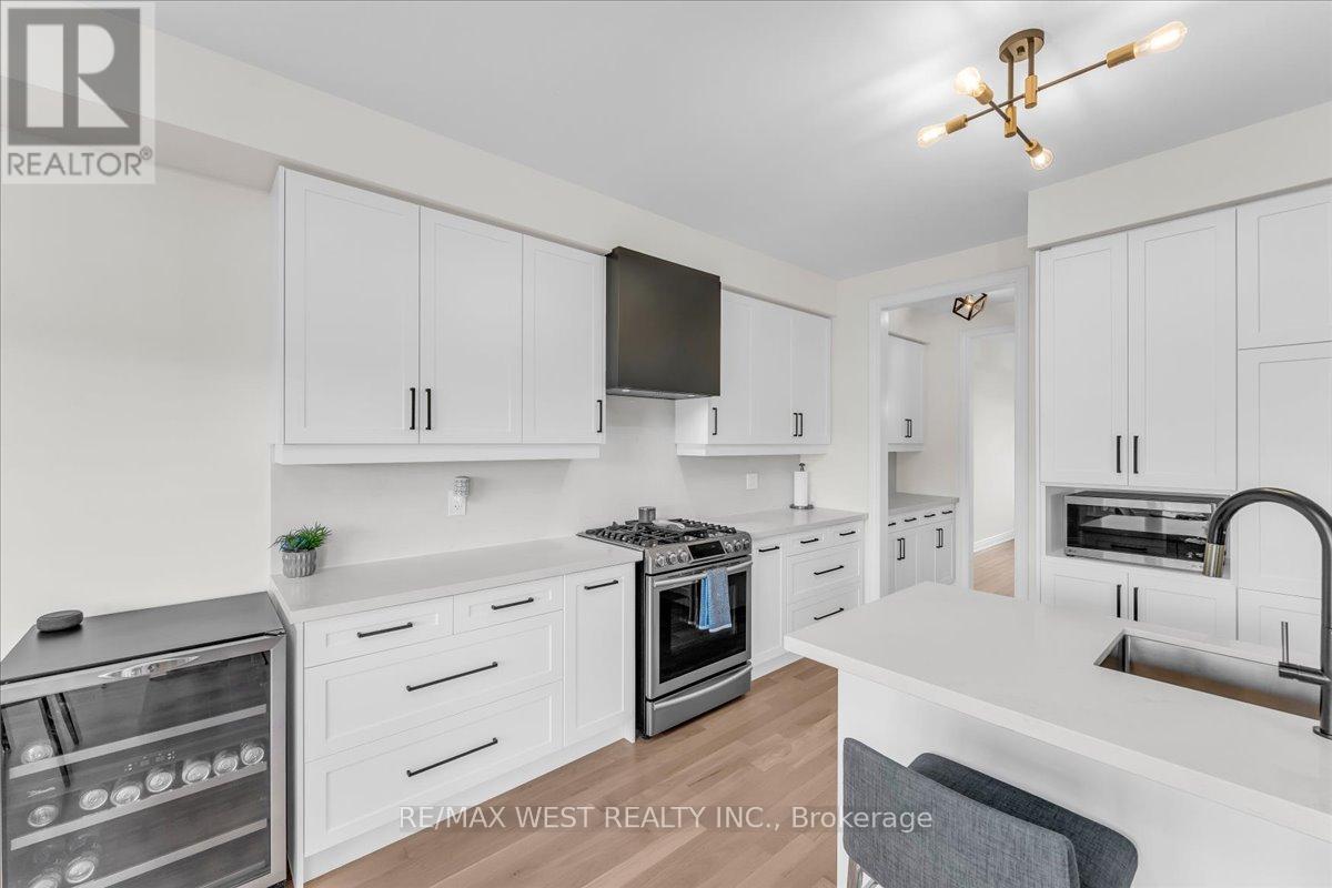 16 JANES CRESCENT - 17