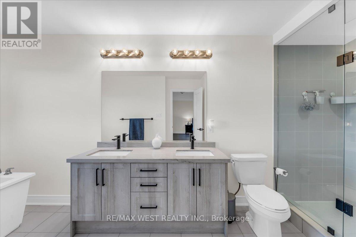 16 JANES CRESCENT - 46