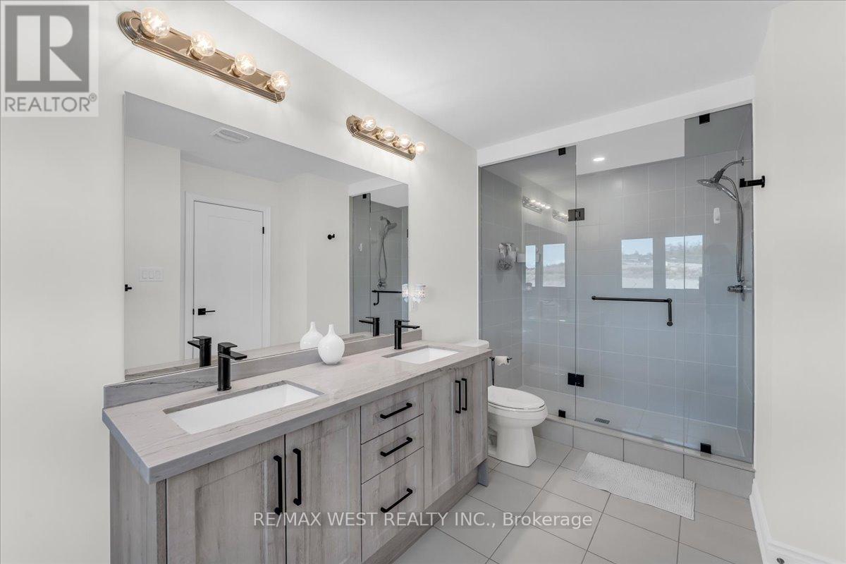 16 JANES CRESCENT - 48